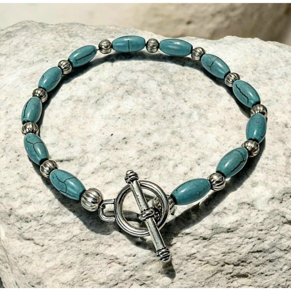 Faux Turquoise & Silver Tone Beaded Bracelet Textured Beads Oval Toggle Clasp